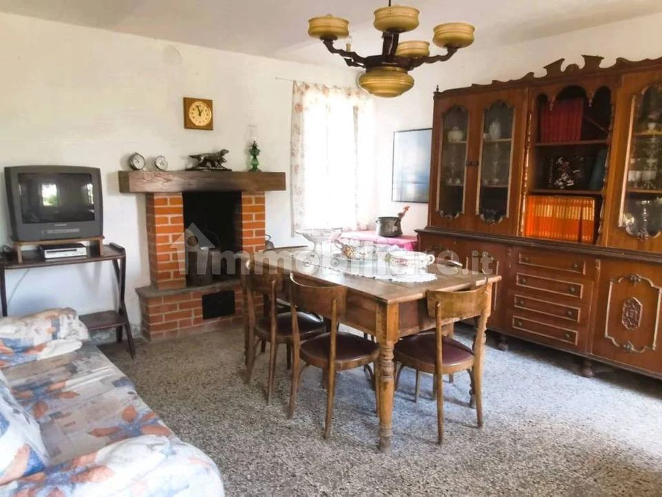 Cascina con giardino e fienile, Asti · Quarto Superiore: foto 2 di 4
