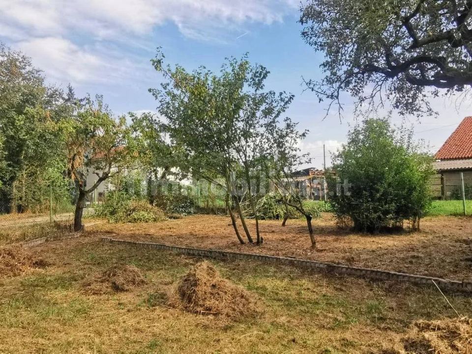 Cascina con giardino e fienile, Asti · Quarto Superiore: foto 3 di 4