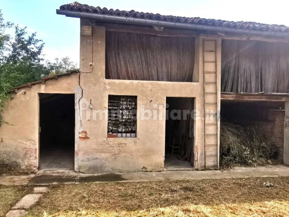 Cascina con giardino e fienile, Asti · Quarto Superiore: foto 4 di 4