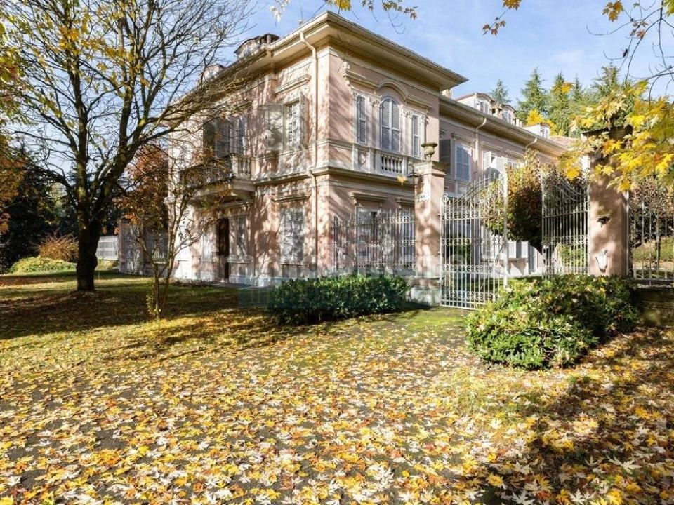 Early 1900s villa with pool, Asti · Vallarone: photo 1 of 4