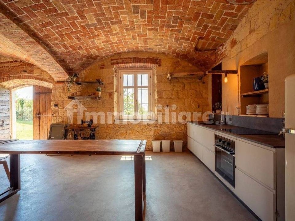 Restored stone farmhouse, Grazzano Badoglio: photo 2 of 4